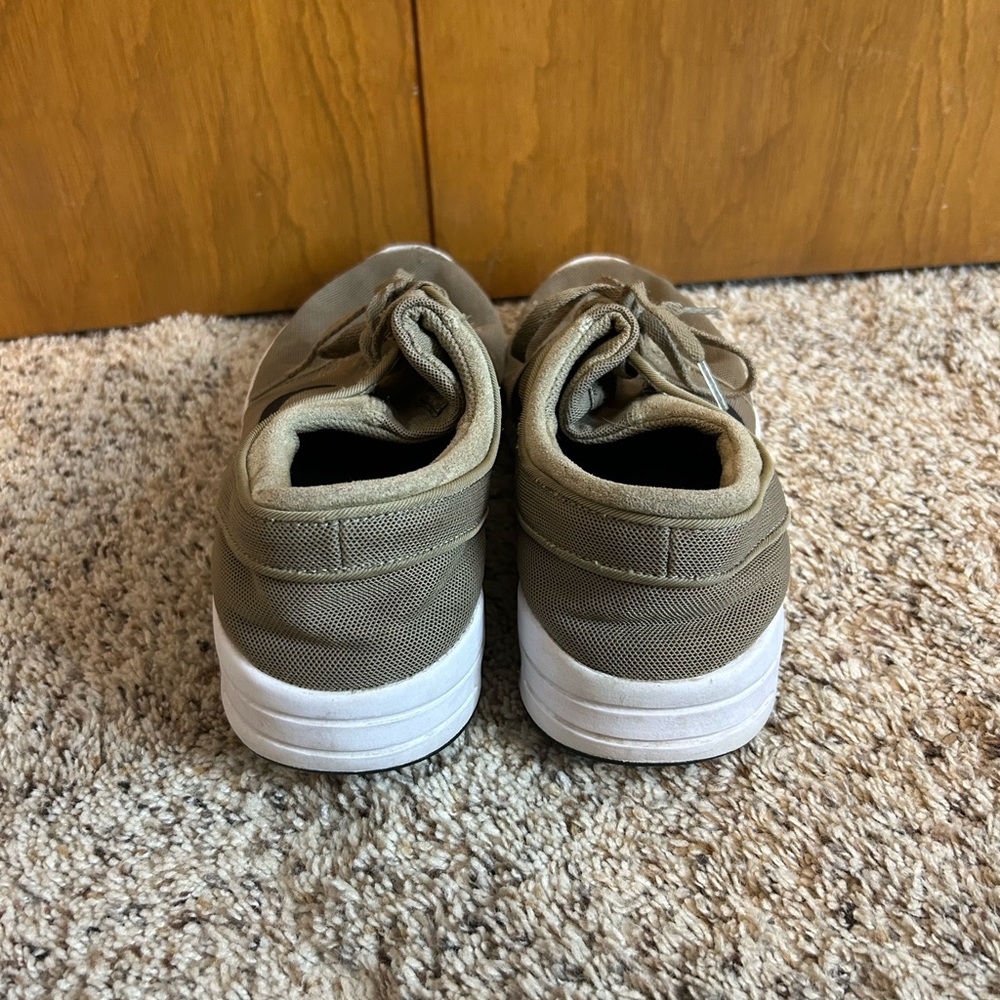 Nike Women’s Beige and White Sneakers - Picture 3 of 3